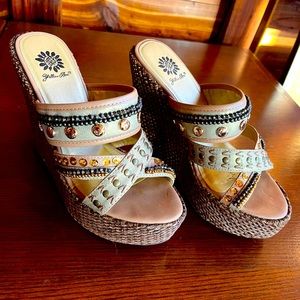 Yellow Box shoes size 7 1/2